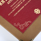 Tłoczenie drewniane pudełko w kształcie książki Skórzana powierzchnia do pakowania Okrągły grzbiet Metalowe logo 3D